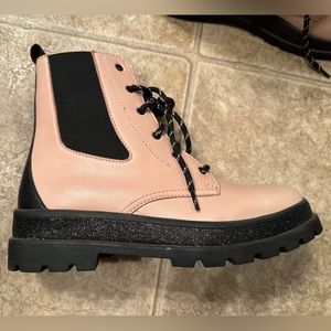 Pink girls boots
